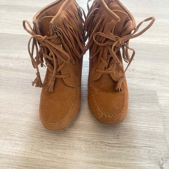 Route 66 womens rust tan faux suede fringed booties 3" wedge heels 10 - Picture 8 of 10